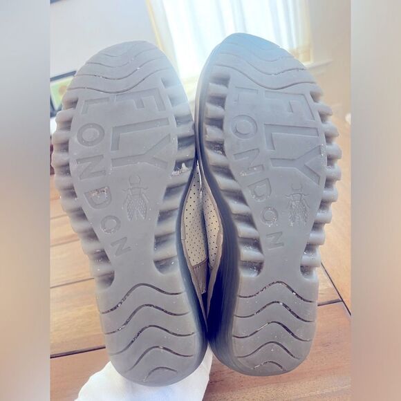 FLY LONDON Stylish Women's Wedge Sandals; Size 37 is US 6.5-7 - Picture 10 of 16